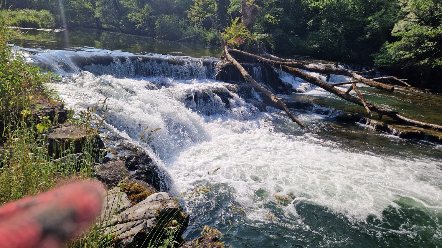 Reka Krka in slap / The Krka river and waterfall